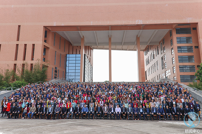 http://www.hycollege.net/__local/7/77/DE/A0EE65C80A6210588A1E6B19E09_C846D4C9_608A7.jpg